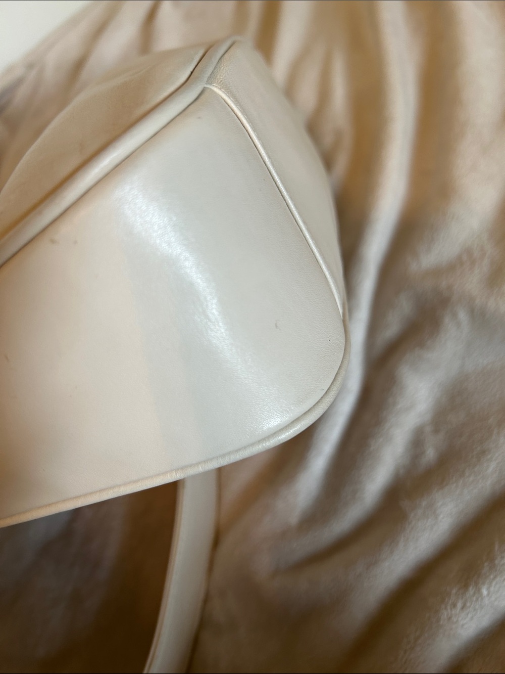Gucci Bamboo Ivory Leather Shoulder Hand Bag- Gorgeous! - Picture 6 of 11